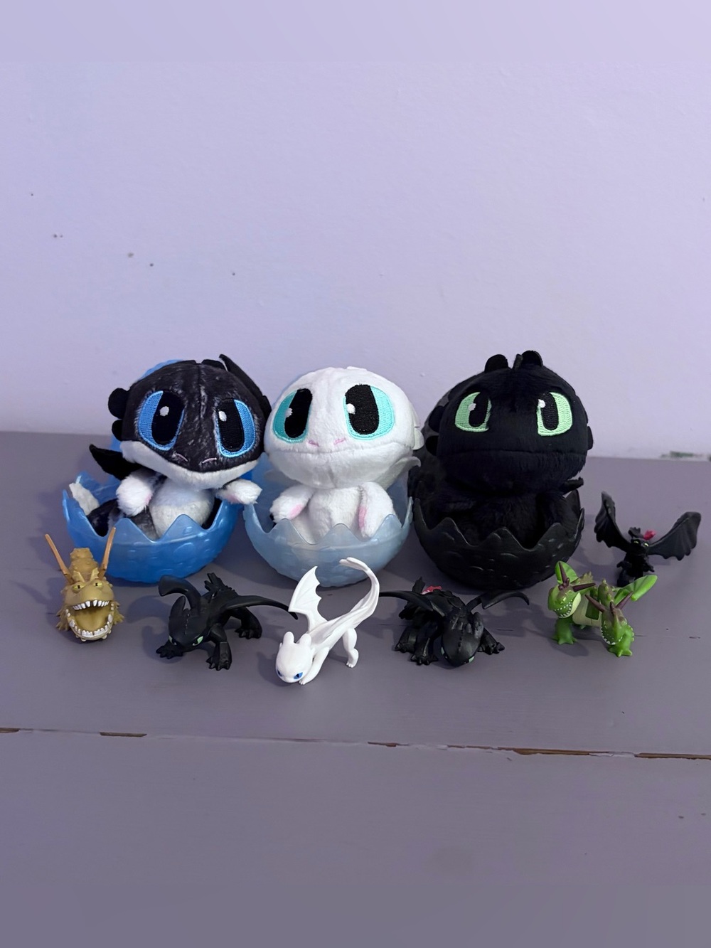 HOW TO TRAIN YOUR DRAGON HIDDEN WORLD LOT (3) Plushies W/EGGS & (6) MINI Figures